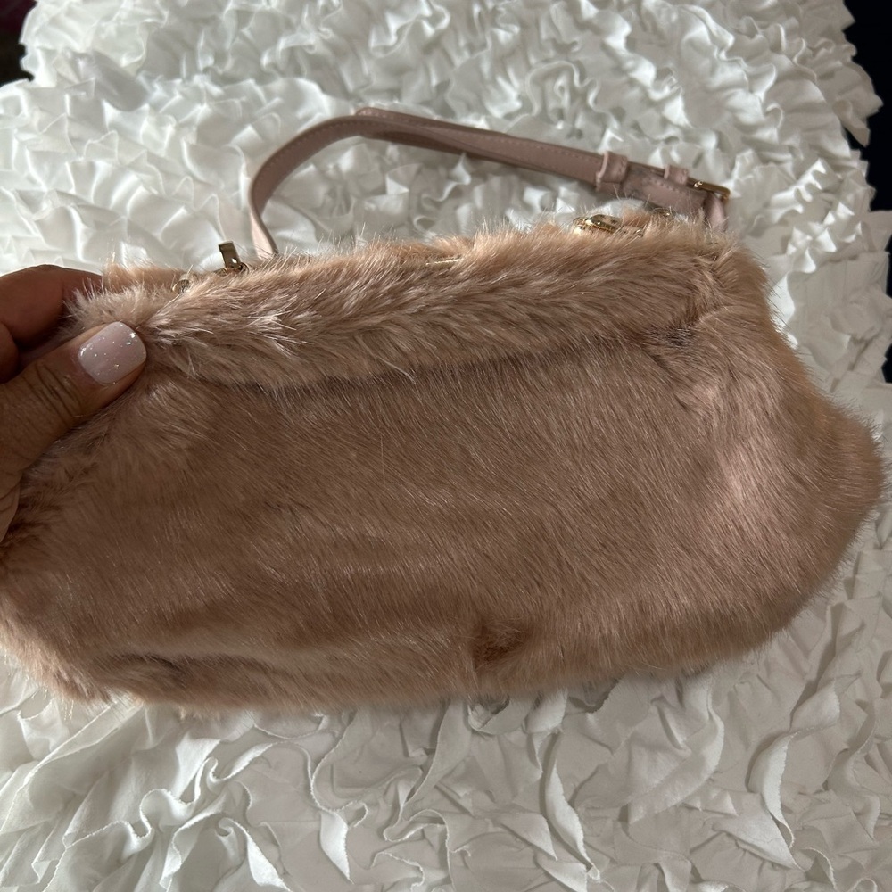 URBAN EXPRESSIONS • Faux Fur Mauve/Pink Bag • Small • - Picture 4 of 7
